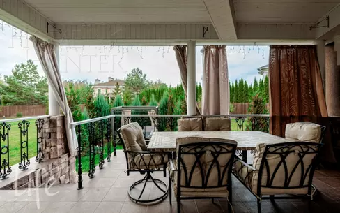 2-этажный коттедж 400 м² с отделкой