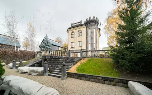 3-этажный коттедж 1 200 м² без отделки