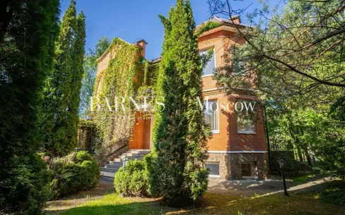 2-этажный коттедж 350 м² с отделкой