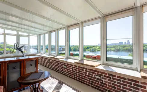 5-КОМН. КВАРТИРА С ОТДЕЛКОЙ 200 М² НА 4 ЭТАЖЕ