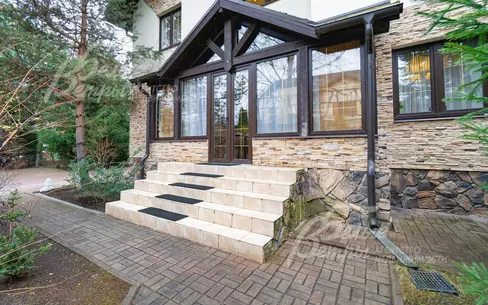 2-этажный коттедж 450 м² с отделкой