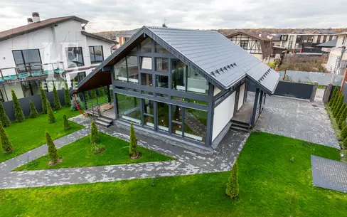 2-этажный коттедж 170 м² с отделкой