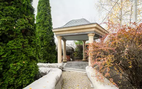 3-этажный коттедж 1 200 м² без отделки