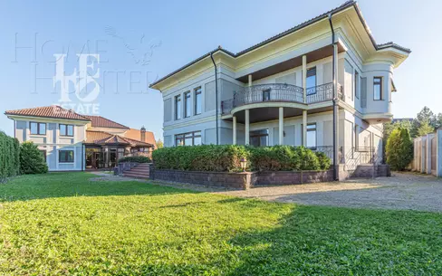 2-этажный коттедж 740 м² с отделкой