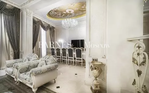 2-этажный коттедж 1 000 м² с отделкой