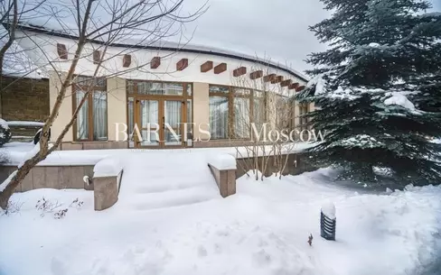 2-этажный коттедж 1 000 м² с отделкой