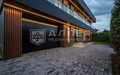 3-этажный коттедж 1 223 м² без отделки