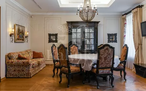 2-этажный коттедж 2 800 м² с отделкой