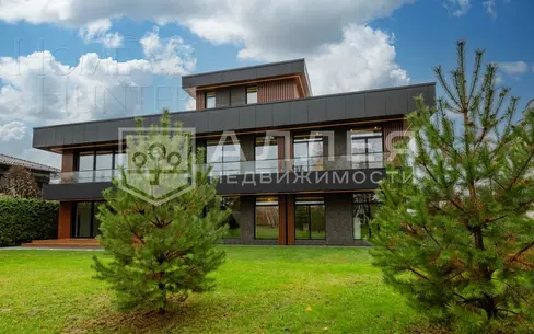 3-этажный коттедж 1 223 м² без отделки