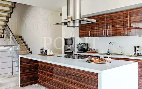 2-этажный коттедж 390 м² с отделкой