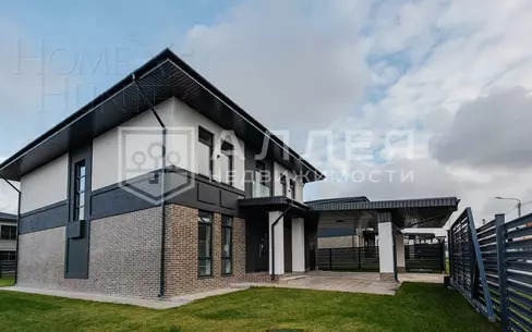 2-этажный коттедж 250 м² с отделкой