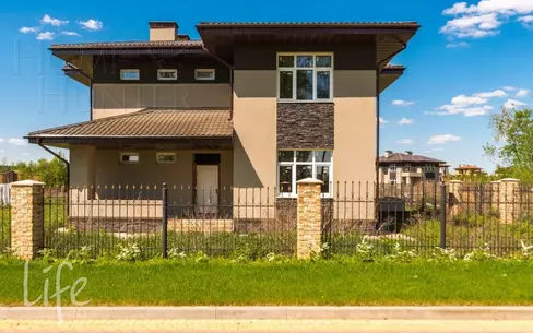 2-этажный коттедж 270 м² без отделки