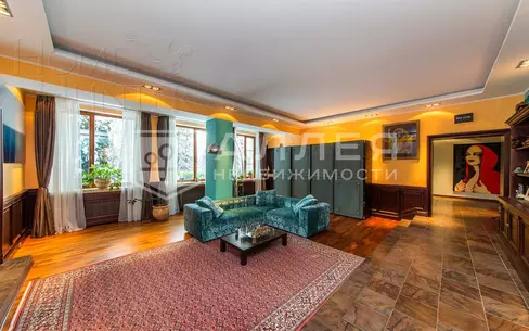 3-этажный коттедж 1 000 м² с отделкой