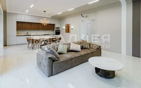 2-этажный коттедж 250 м² с отделкой