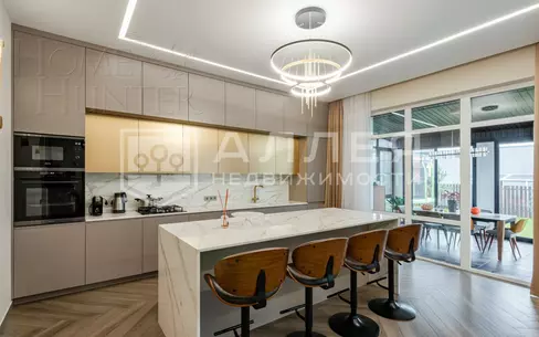 2-этажный коттедж 241 м² с отделкой