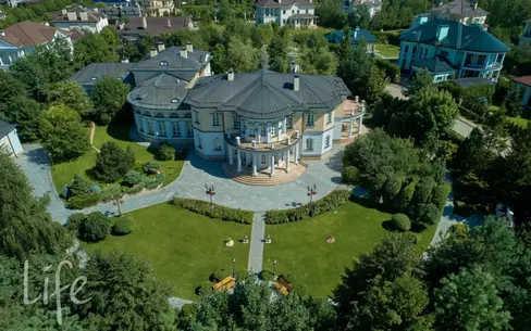 КОТТЕДЖ 2 000 м² с отделкой