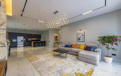 2-этажный коттедж 450 м² с отделкой