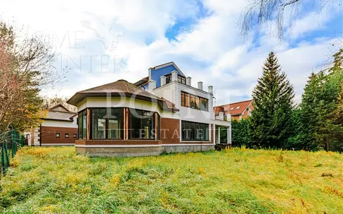 3-этажный коттедж 501.7 м² без отделки