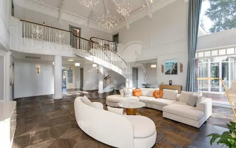 2-этажный коттедж 1 214 м² с отделкой