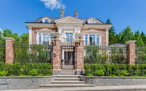 2-этажный коттедж 2 327 м² без отделки