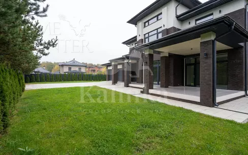 2-этажный коттедж 540.5 м² с отделкой