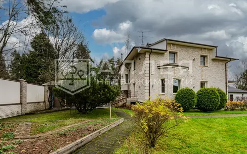 3-этажный коттедж 287 м² с отделкой