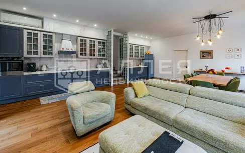 3-этажный коттедж 287 м² с отделкой