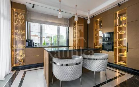 2-этажный коттедж 300 м² с отделкой