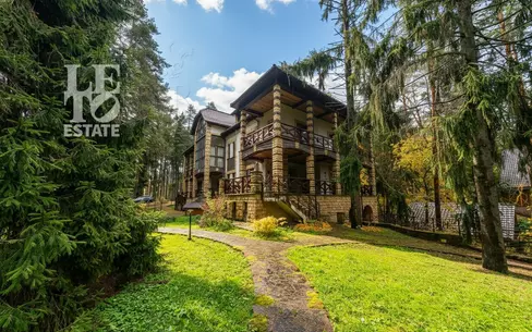 3-этажный коттедж 980 м² с отделкой