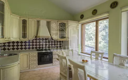 2-этажный коттедж 400 м² с отделкой