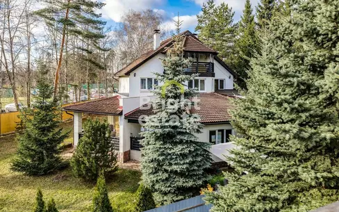 3-этажный коттедж 340 м² с отделкой