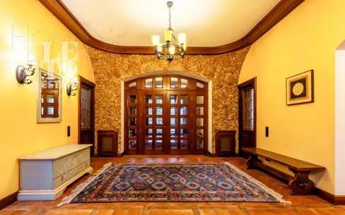 3-этажный коттедж 980 м² с отделкой