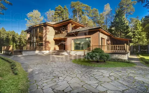 2-этажный коттедж 955 м² с отделкой