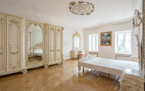 5-КОМН. КВАРТИРА С ОТДЕЛКОЙ 202.6 М² НА 3 ЭТАЖЕ