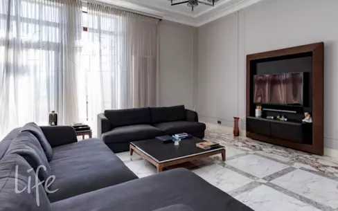 3-этажный коттедж 1 185 м² с отделкой