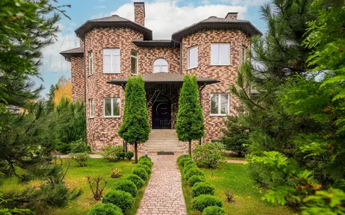 2-этажный коттедж 700 м² с отделкой