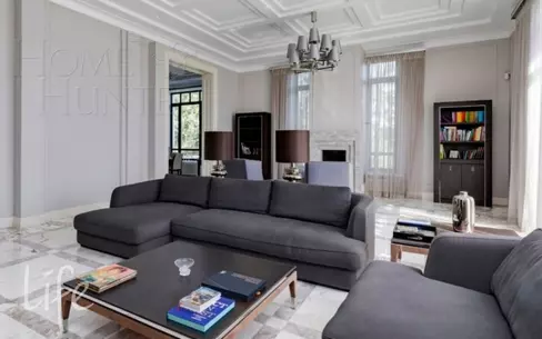 3-этажный коттедж 1 185 м² с отделкой