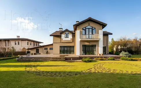 2-этажный коттедж 284.9 м² с отделкой