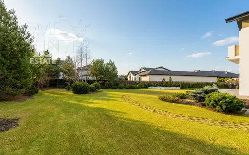 2-этажный коттедж 284.9 м² с отделкой