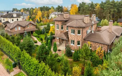 2-этажный коттедж 700 м² с отделкой