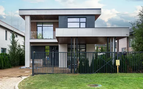 2-этажный коттедж 300 м² с отделкой