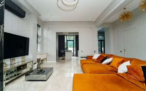 3-этажный таунхаус 270 м² с отделкой