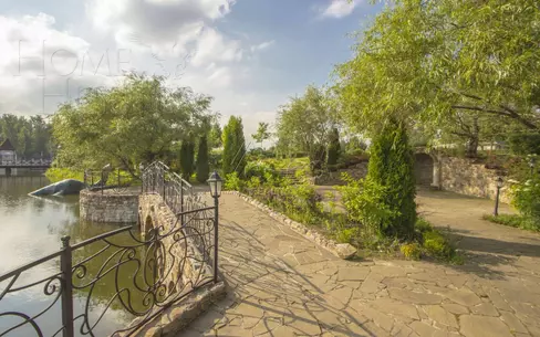 Участок 11.4 сот. в охраняемом поселке