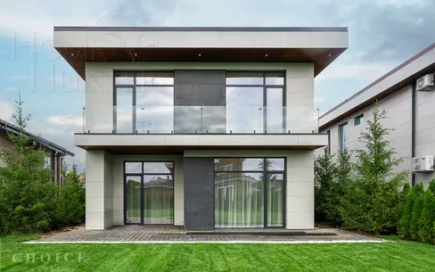 2-этажный коттедж 300 м² с отделкой