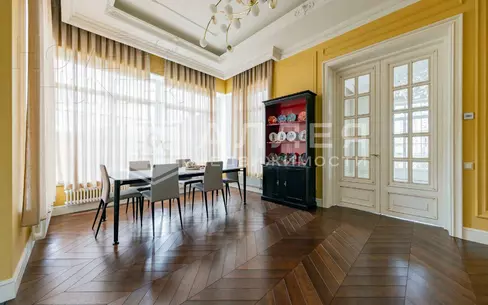 2-этажный коттедж 427 м² с отделкой