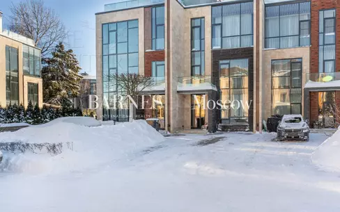 3-этажный коттедж 274 м² с отделкой