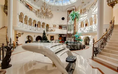 4-этажный коттедж 1 352 м² с отделкой