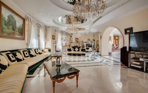 4-этажный коттедж 1 352 м² с отделкой
