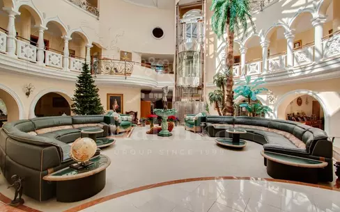 4-этажный коттедж 1 352 м² с отделкой