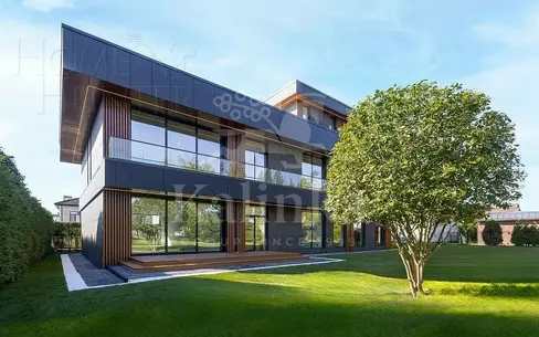 3-этажный коттедж 1 223 м² без отделки